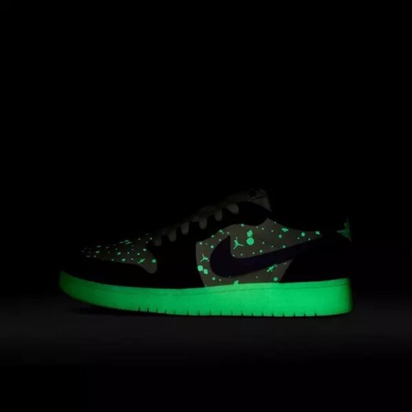 Nike Air Jordan 1 Low OG “Black Raspberry” Glow In The Dark Youth 6Y -HF0410 001 - Picture 10 of 10